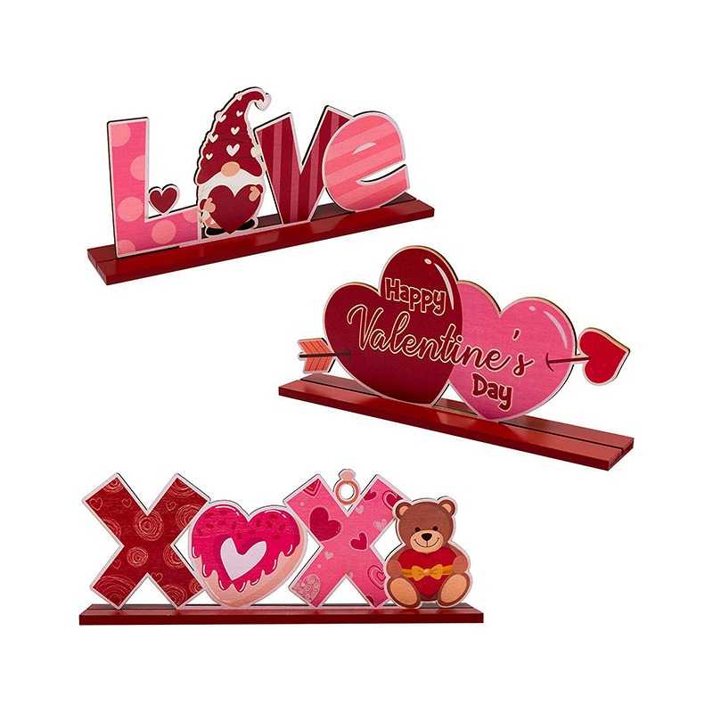 Valentine's Day Wooden Table Centerpieces
